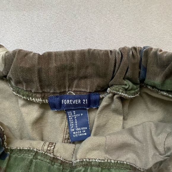 Camo shorts - Picture 2 of 3